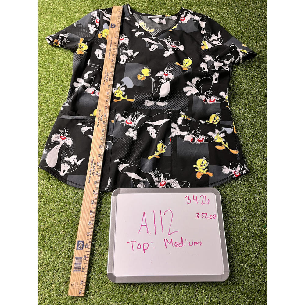 Looney Tunes Tweety Bird Silvester Cat Scrub Top Medium